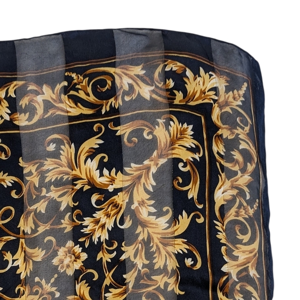 Elegant Black and Gold Baroque Scarf - Picture 2 of 5
